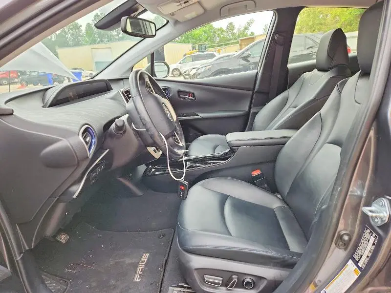 2017 TOYOTA PRIUS FOUR TOURING  