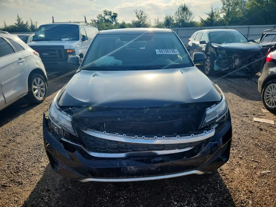 2021 KIA SELTOS LX  
