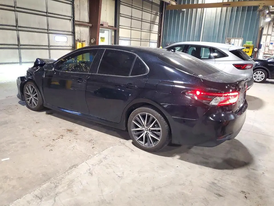 2023 TOYOTA CAMRY XLE  