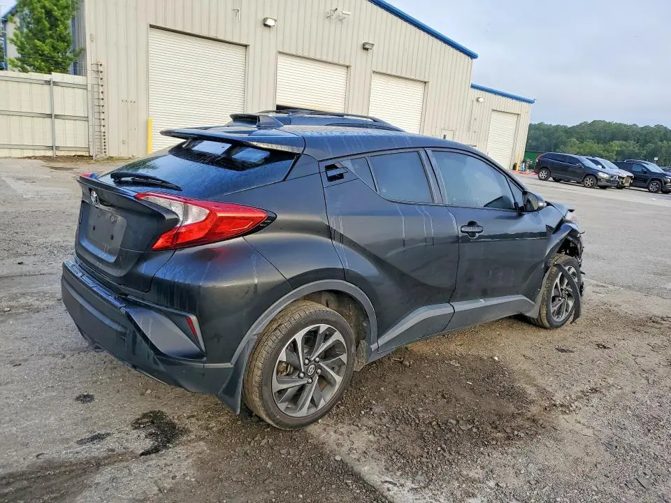 2019 TOYOTA C-HR LE  