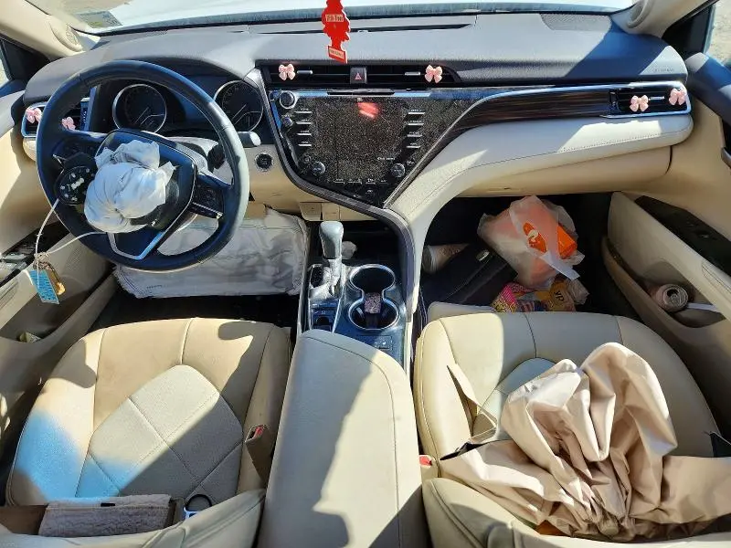 2018 TOYOTA CAMRY XLE  