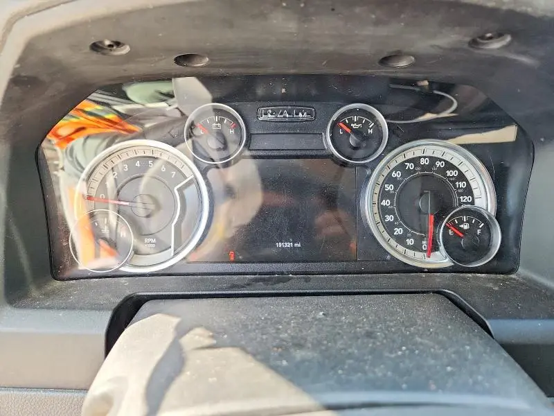 2015 RAM 1500 SLT  
