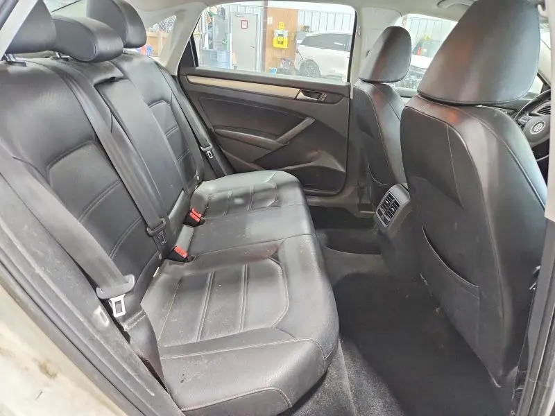 2014 VOLKSWAGEN PASSAT SE  
