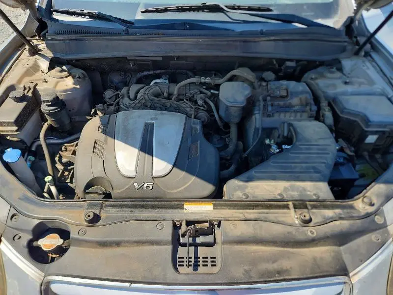 2010 HYUNDAI SANTA FE SE  