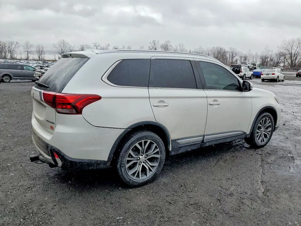 2018 MITSUBISHI OUTLANDER SE  