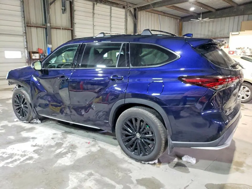 2026 TOYOTA HIGHLANDER XLE  