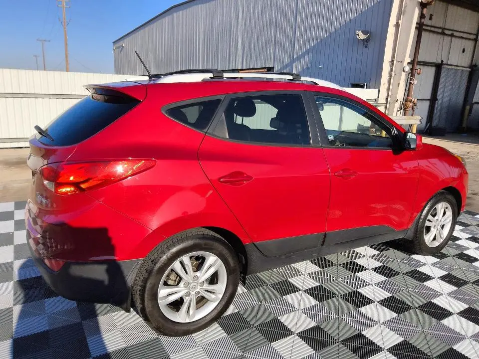 2011 HYUNDAI TUCSON GLS  