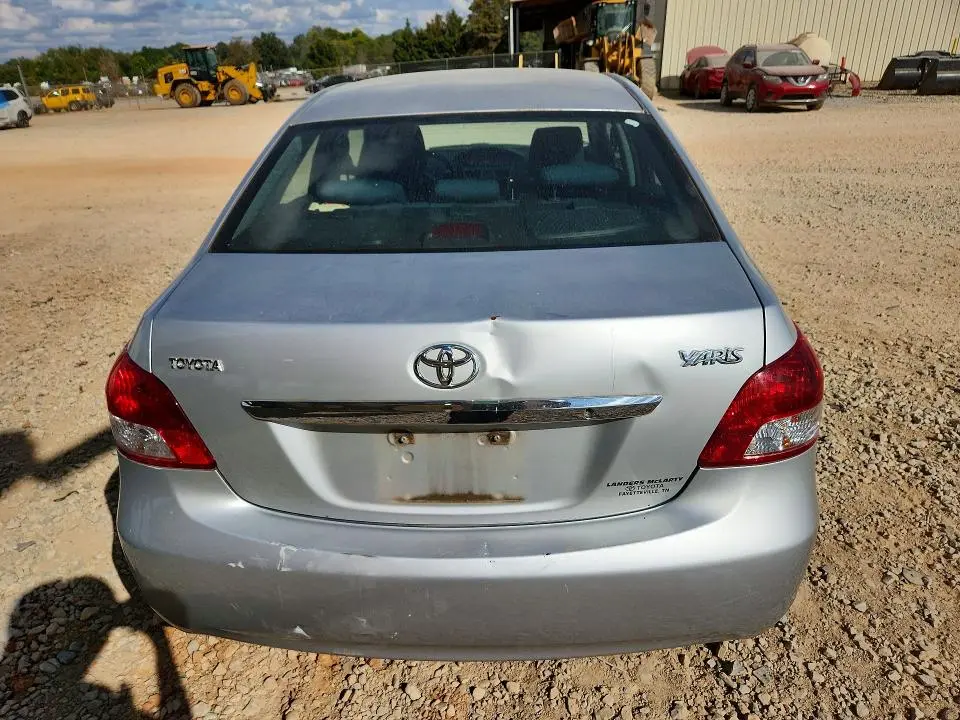 2010 TOYOTA YARIS BASE  