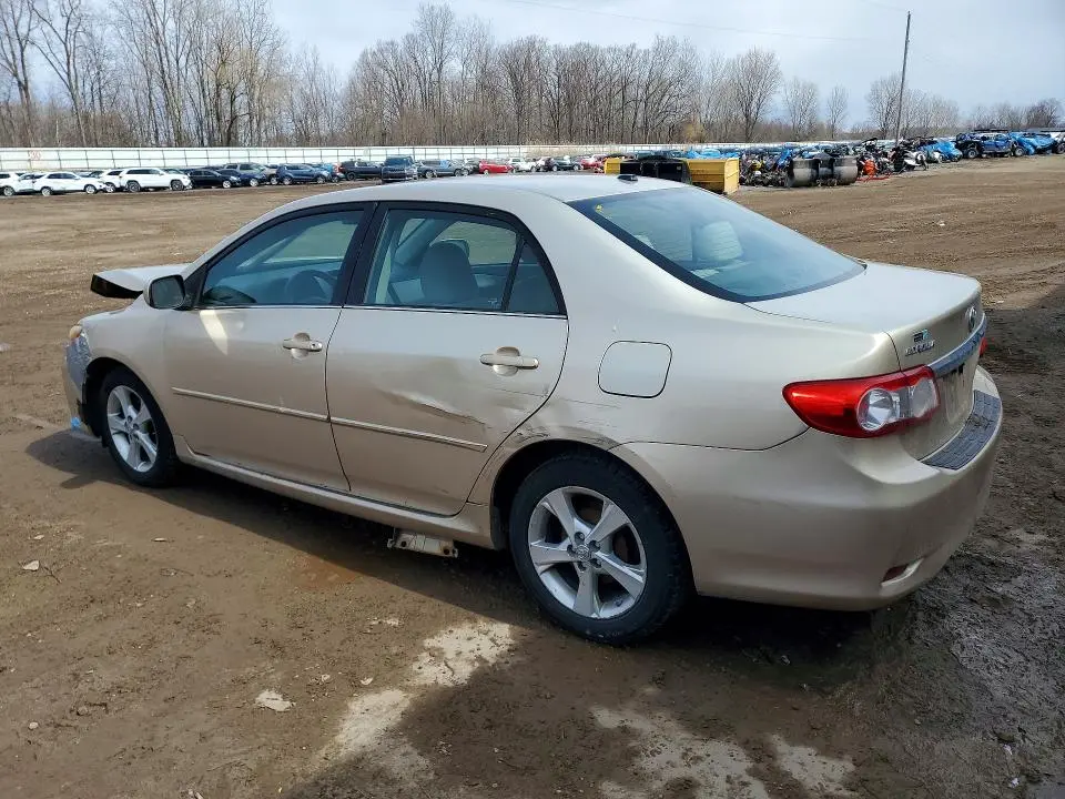 2013 TOYOTA COROLLA LE  