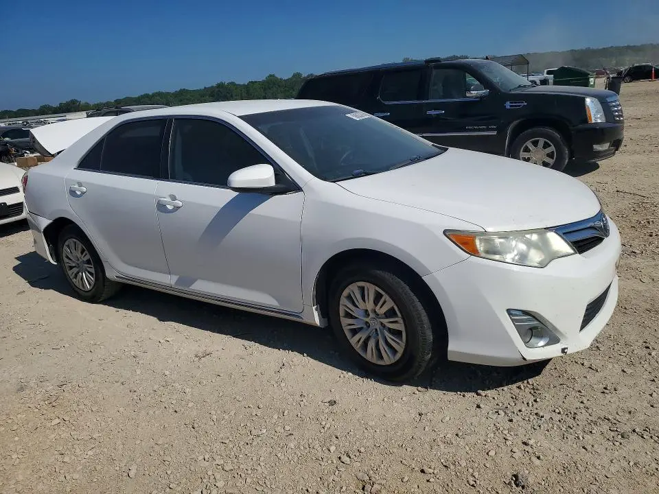 2014 TOYOTA CAMRY LE  
