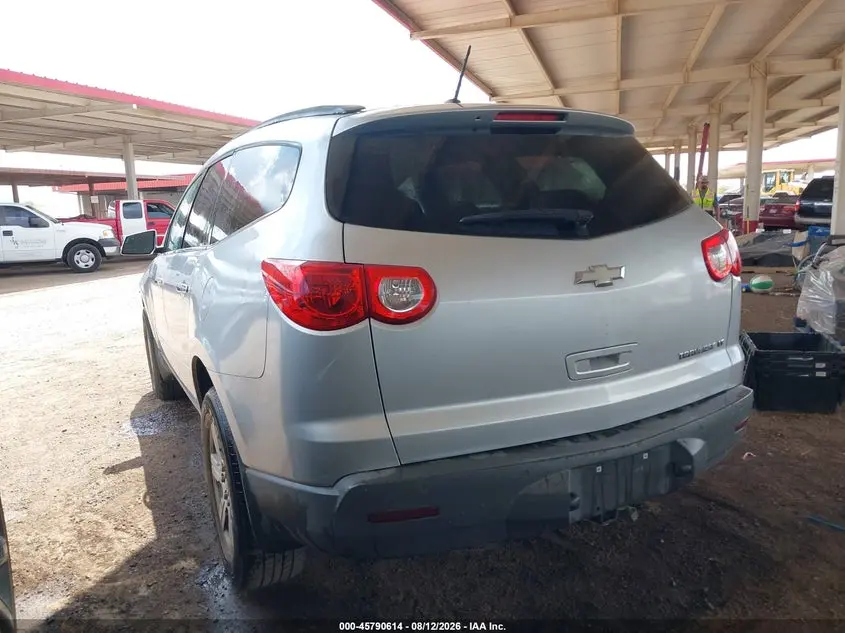 2011 CHEVROLET TRAVERSE LT W/1LT