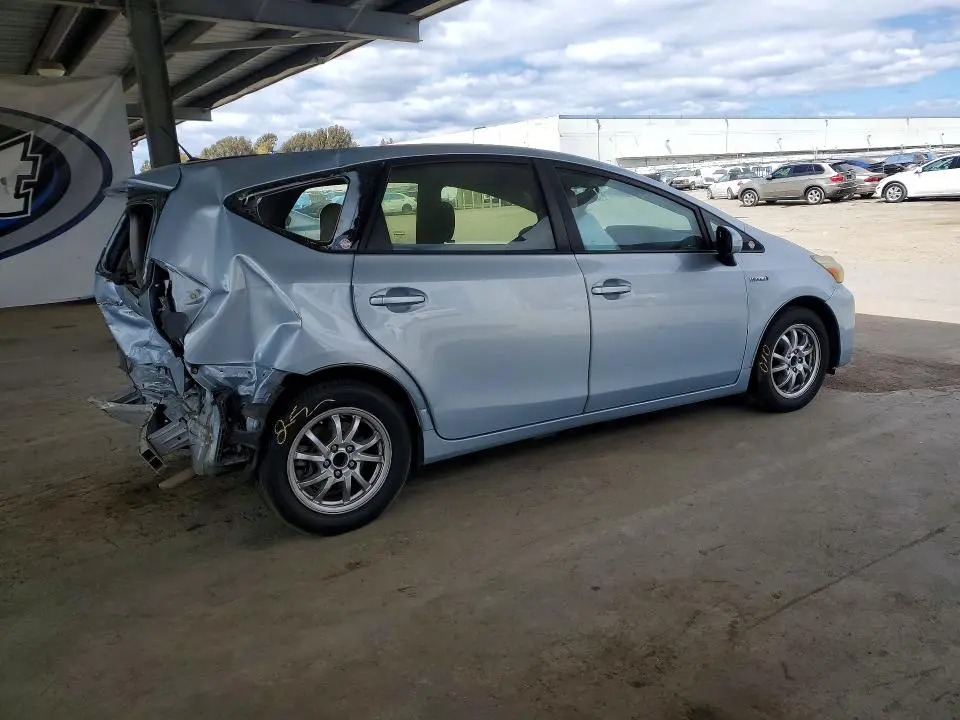 2015 TOYOTA PRIUS V FOUR  