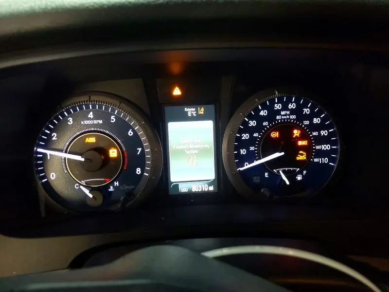 2019 TOYOTA SIENNA LE  