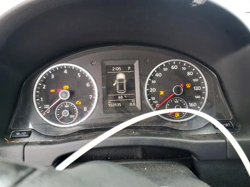 2013 VOLKSWAGEN TIGUAN S  