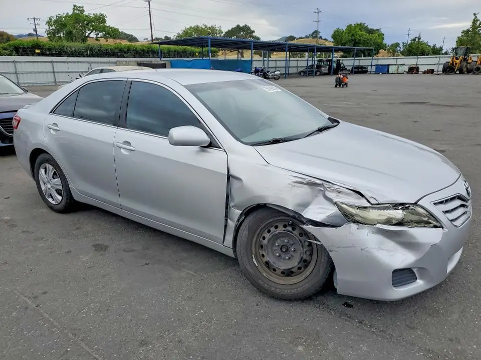 2011 TOYOTA CAMRY LE  