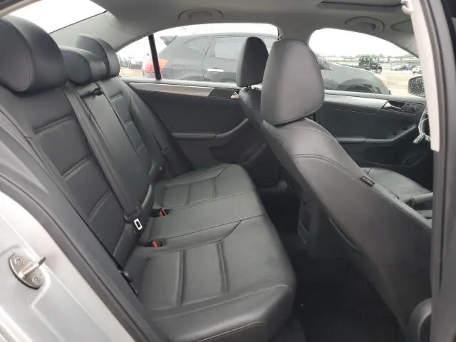 2015 VOLKSWAGEN JETTA SE  