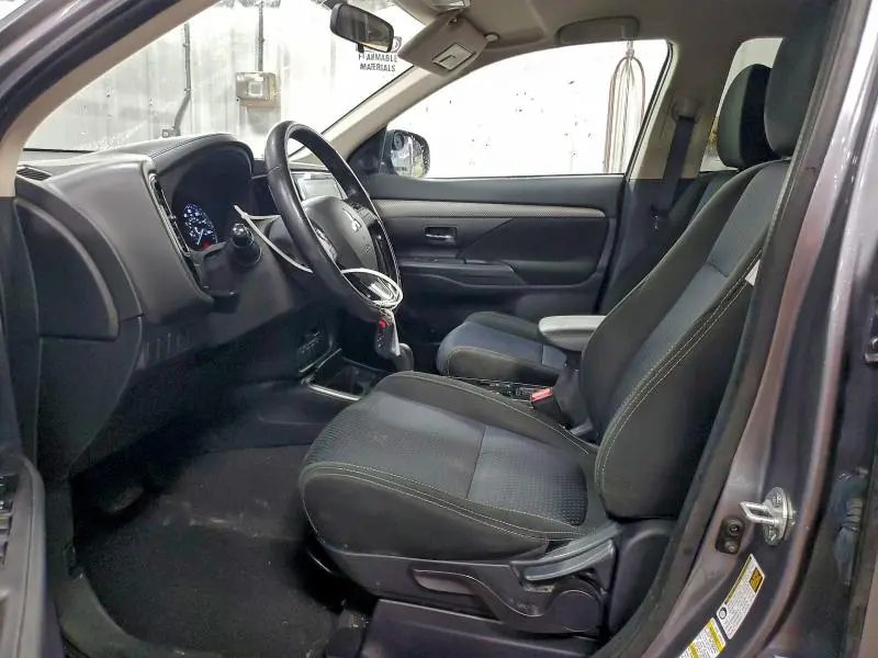 2017 MITSUBISHI OUTLANDER SE  