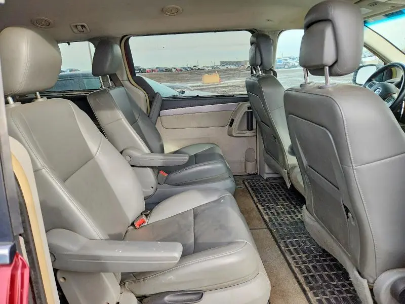 2011 VOLKSWAGEN ROUTAN SE  