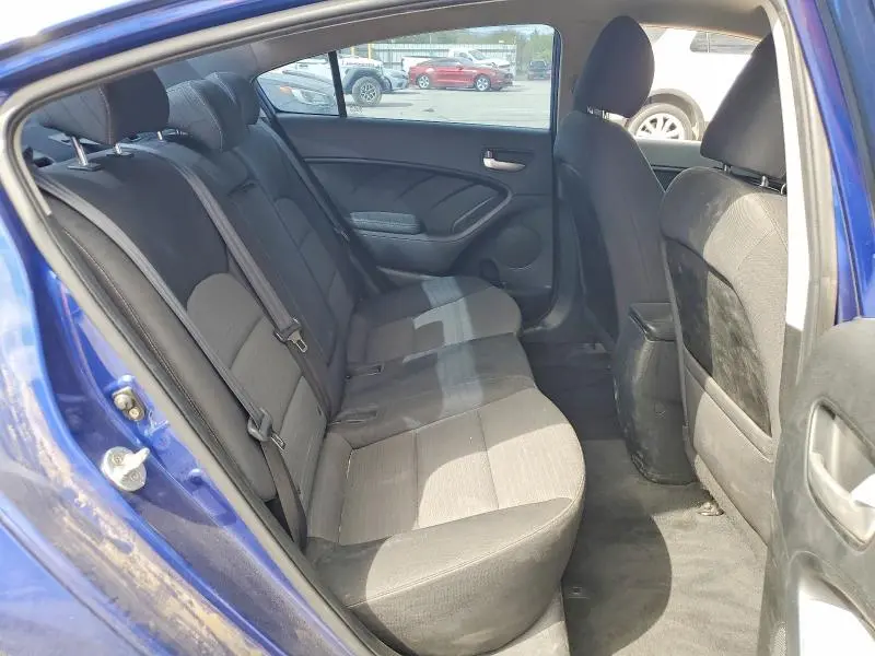 2017 KIA FORTE LX  