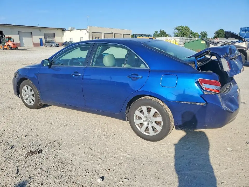 2011 TOYOTA CAMRY LE  