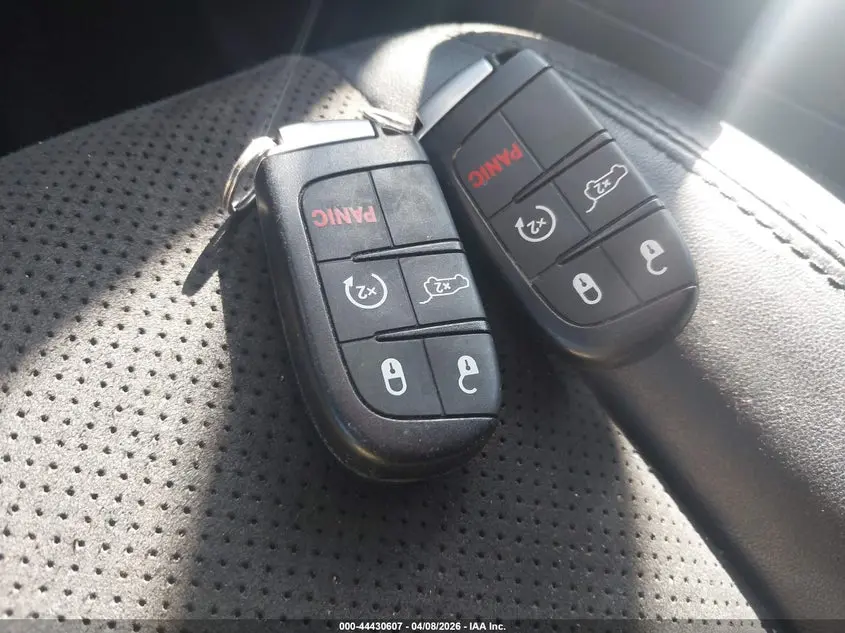 2019 JEEP GRAND CHEROKEE ALTITUDE 4X2