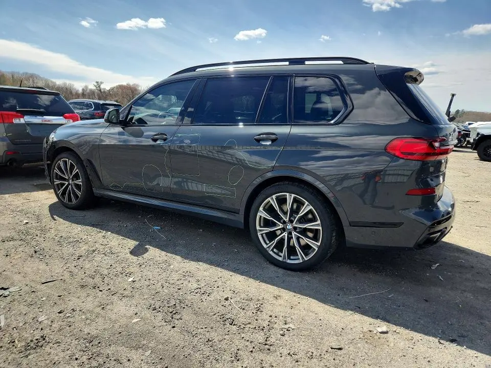 2022 BMW X7 M50I  