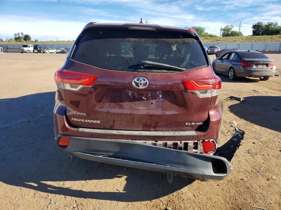 2017 TOYOTA HIGHLANDER XLE  