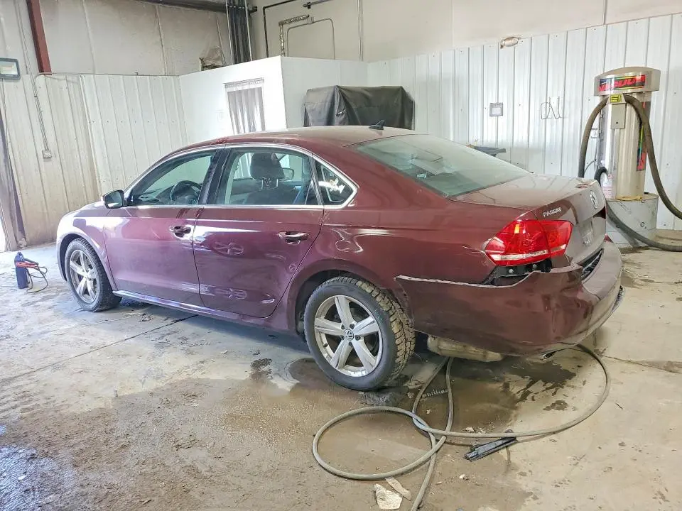 2013 VOLKSWAGEN PASSAT SE  