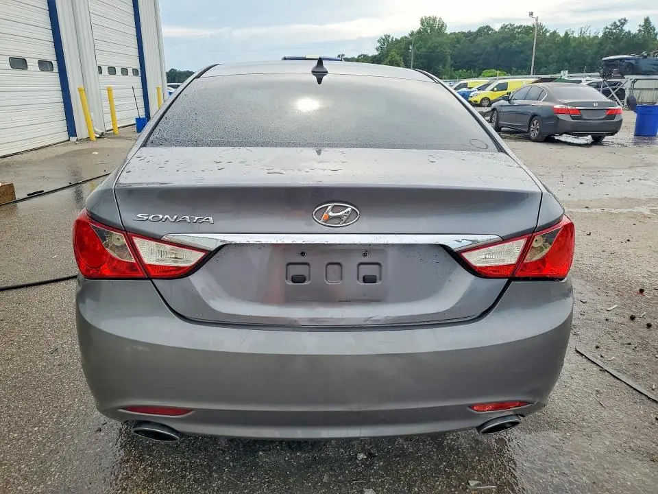 2011 HYUNDAI SONATA SE  