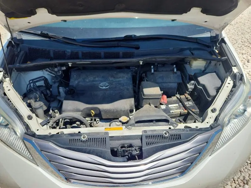 2016 TOYOTA SIENNA XLE 8-PASSENGER  