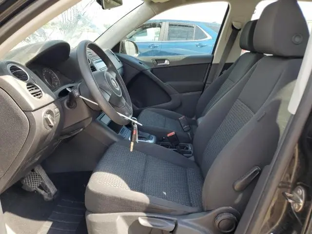 2011 VOLKSWAGEN TIGUAN S  