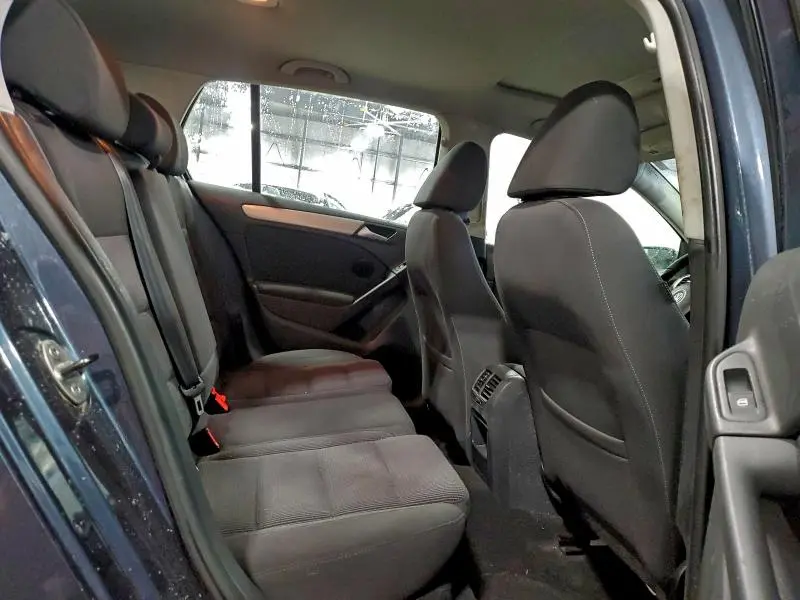 2011 VOLKSWAGEN GOLF   