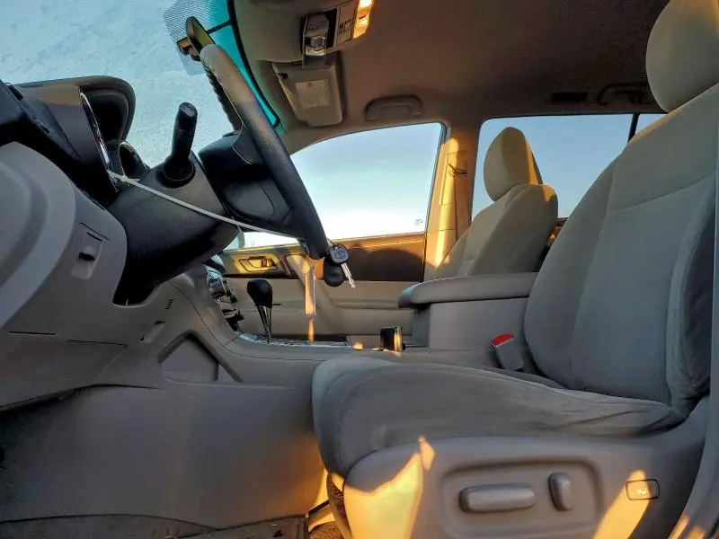 2010 TOYOTA HIGHLANDER   