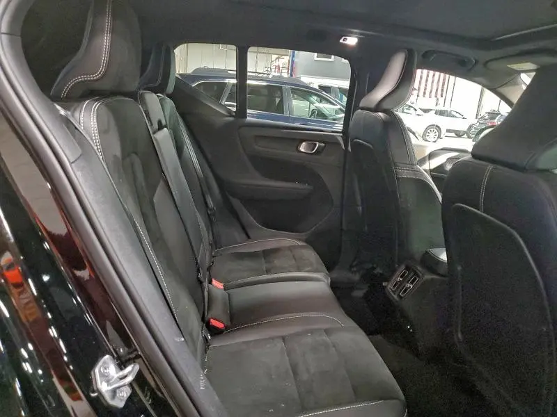 2021 VOLVO XC40 T5 R-DESIGN  