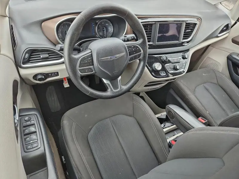 2020 CHRYSLER VOYAGER LX  