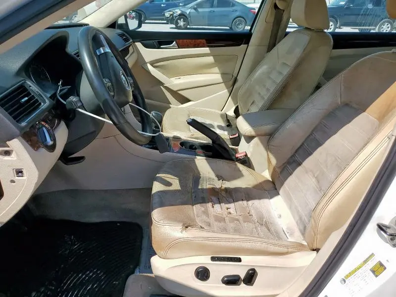 2013 VOLKSWAGEN PASSAT SEL