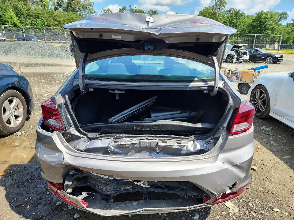 2020 HYUNDAI ELANTRA SE  