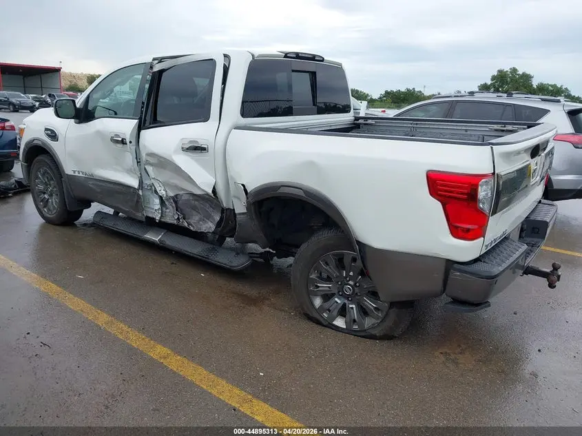 2017 NISSAN TITAN PLATINUM RESERVE
