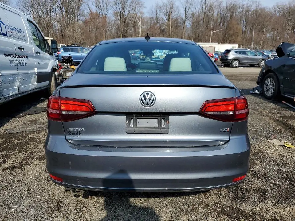 2016 VOLKSWAGEN JETTA SPORT  