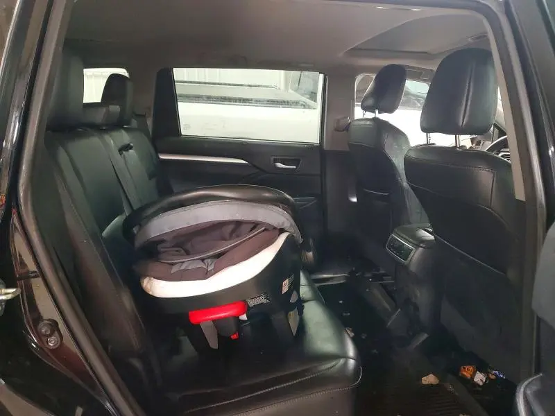 2017 TOYOTA HIGHLANDER XLE  