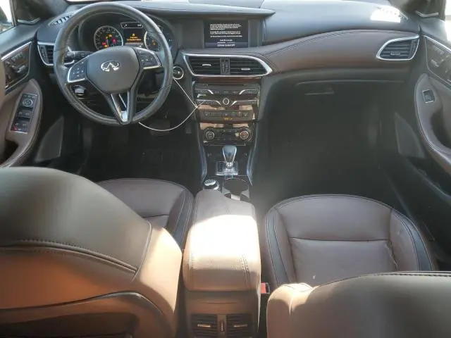 2018 INFINITI QX30 PURE  