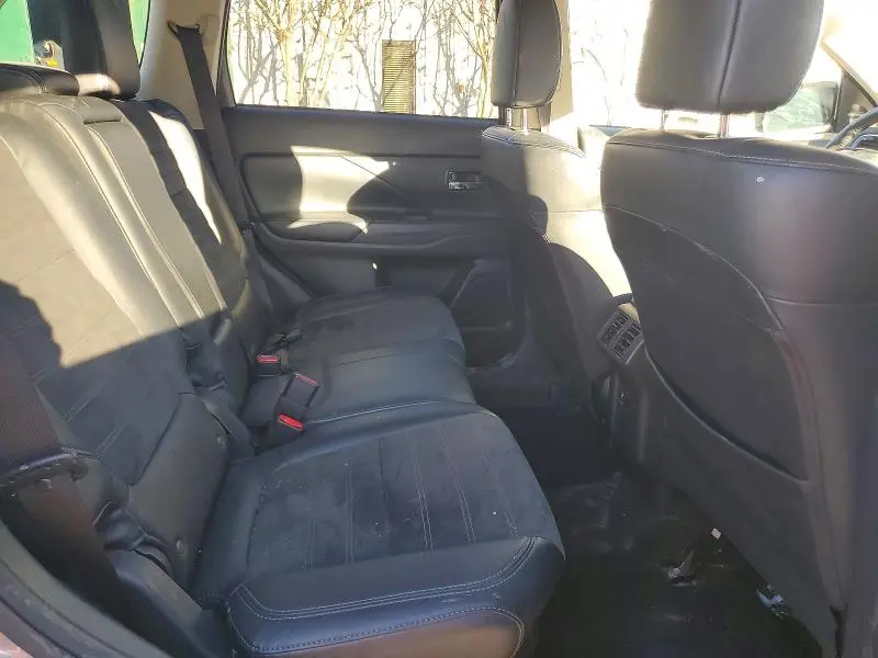 2019 MITSUBISHI OUTLANDER SE  