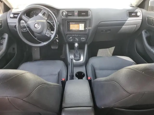2011 VOLKSWAGEN JETTA SE  