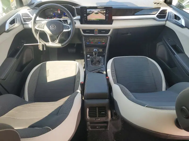 2025 VOLKSWAGEN TAOS SE  