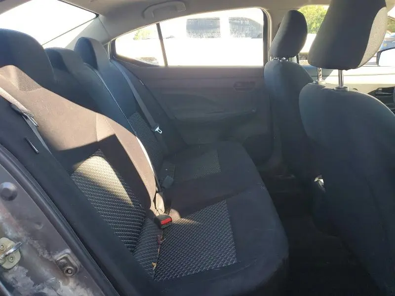 2022 NISSAN VERSA S  