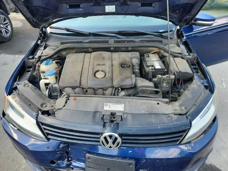 2012 VOLKSWAGEN JETTA SE  
