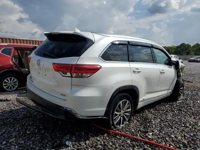 2018 TOYOTA HIGHLANDER SE  