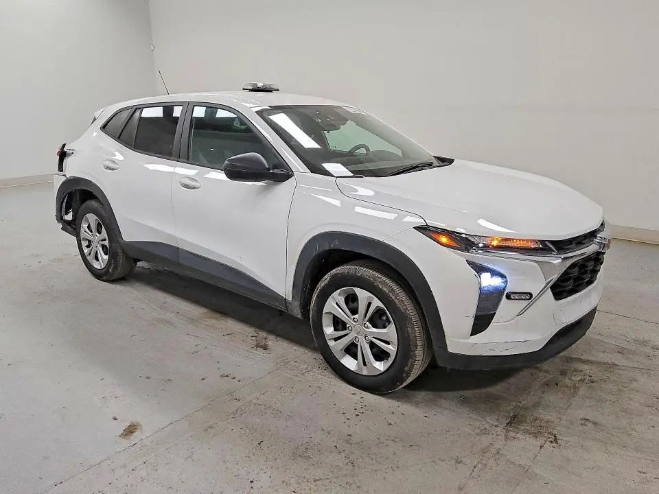 2025 CHEVROLET TRAX LS  