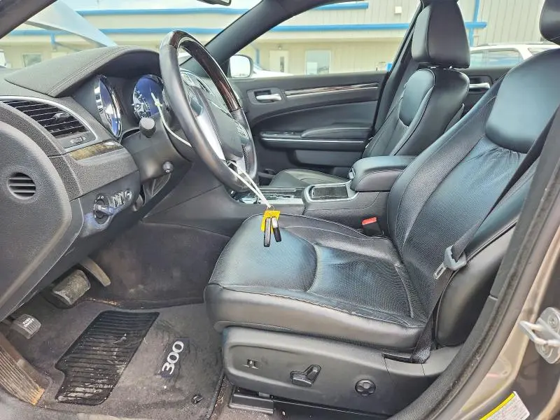 2011 CHRYSLER 300C   