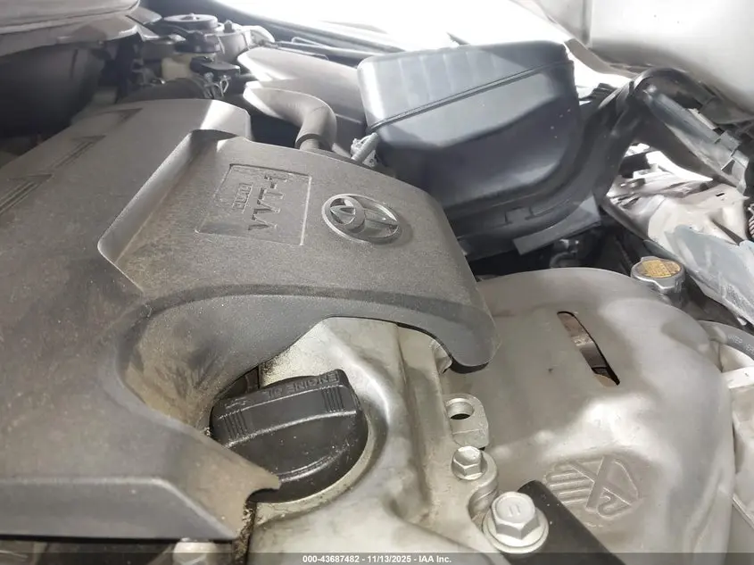 2016 TOYOTA CAMRY SE